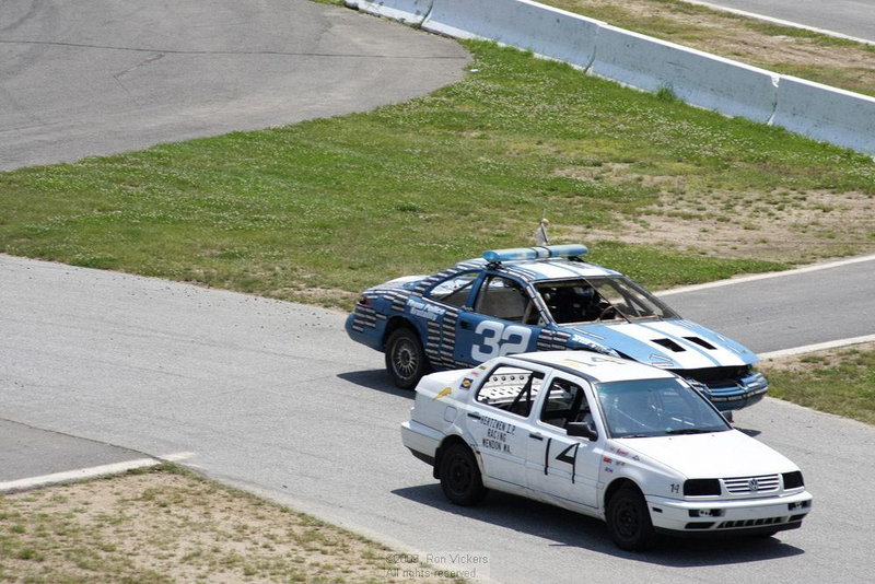 Illustration for article titled The 24 Hours Of LeMons New England 2009 Über Gallery, Part 1